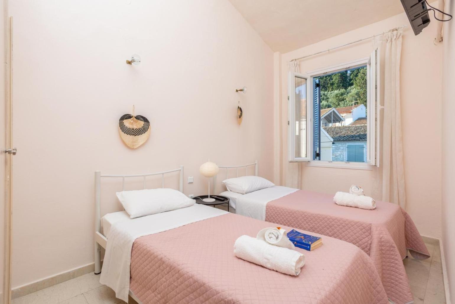 Flora Maisonettes 2 Gáiosz Kültér fotó